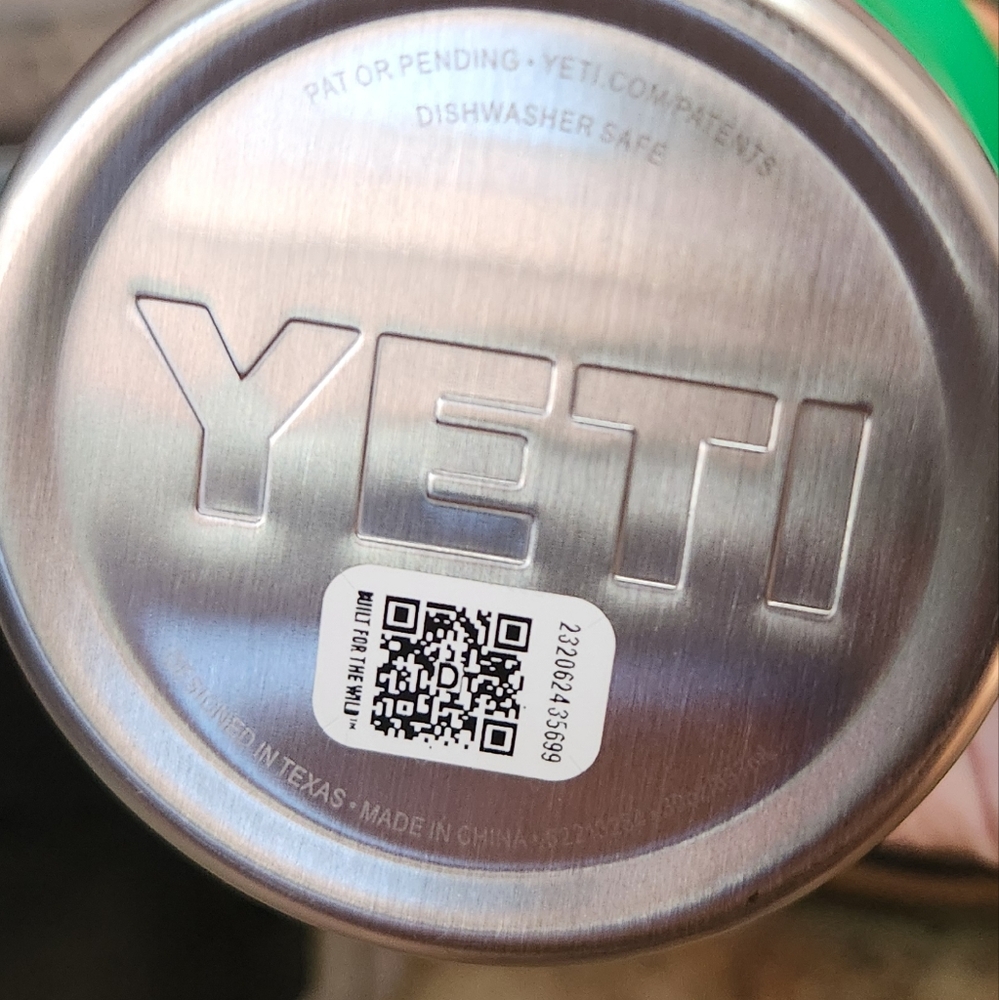 Yeti 30oz Rambler Rare Limited Release VERDE GREEN - Picture 3 of 4